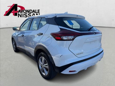 Used 2021 Nissan Kicks S image 3
