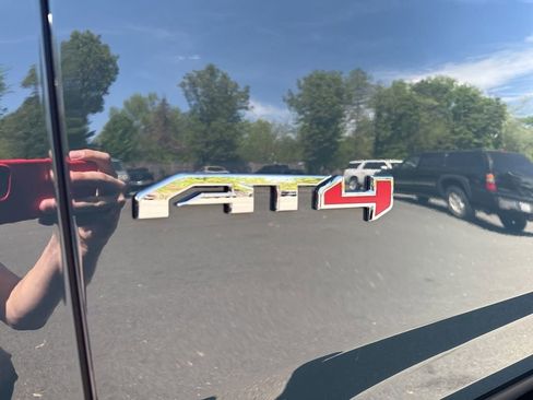 New 2026 GMC Yukon XL AT4 w/ AT4 Premium Plus Package AWD/4WD image 75