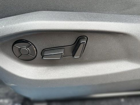 New 2026 Volkswagen Tiguan SE R-Line FWD image 14