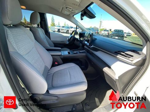 Certified 2026 Toyota Sienna LE FWD image 22