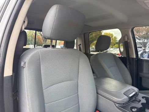 Used 2017 RAM 2500 SLT image 28