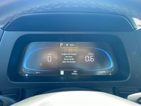 Used 2025 Hyundai Elantra Sport FWD image 29