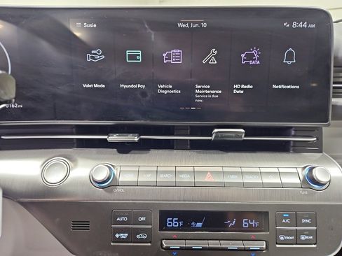 Used 2024 Hyundai Kona SEL FWD image 11