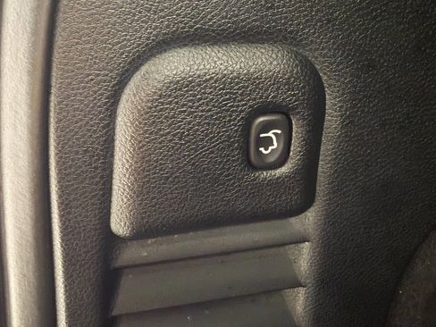 Used 2018 Jeep Grand Cherokee Altitude image 32