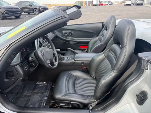 Used 2002 Chevrolet Corvette Convertible w/ Preferred Equipment Group1 image 15