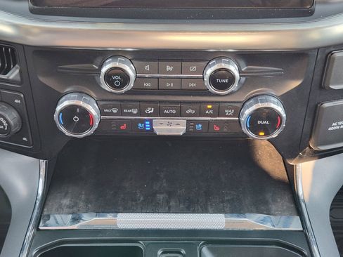 Used 2023 Ford F150 Lariat w/ FX4 Off-Road Package image 21