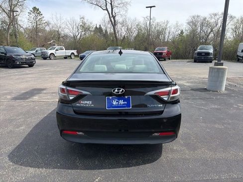 Used 2016 Hyundai Sonata SE image 3