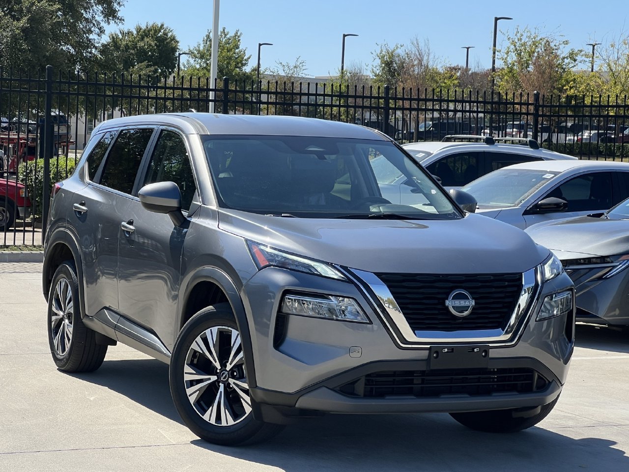 Used 2023 Nissan Rogue SV AWD/4WD image 1