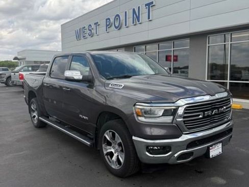 Used 2023 RAM 1500 Laramie AWD/4WD image 2