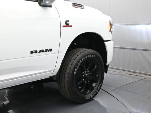 Used 2024 RAM 2500 Big Horn w/ Night Edition AWD/4WD image 8