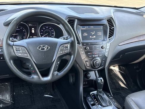 Used 2019 Hyundai Santa Fe XL image 6