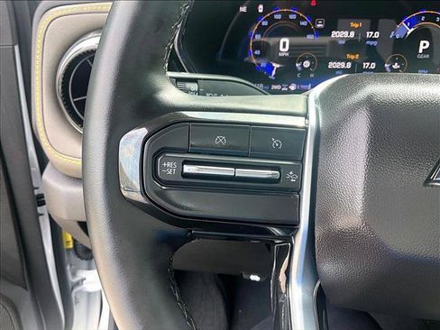 Used 2025 Chevrolet Colorado ZR2 w/ Technology Package AWD/4WD image 20