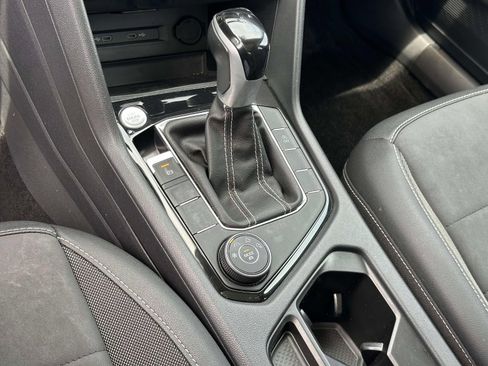 Certified 2024 Volkswagen Taos SE AWD/4WD image 19