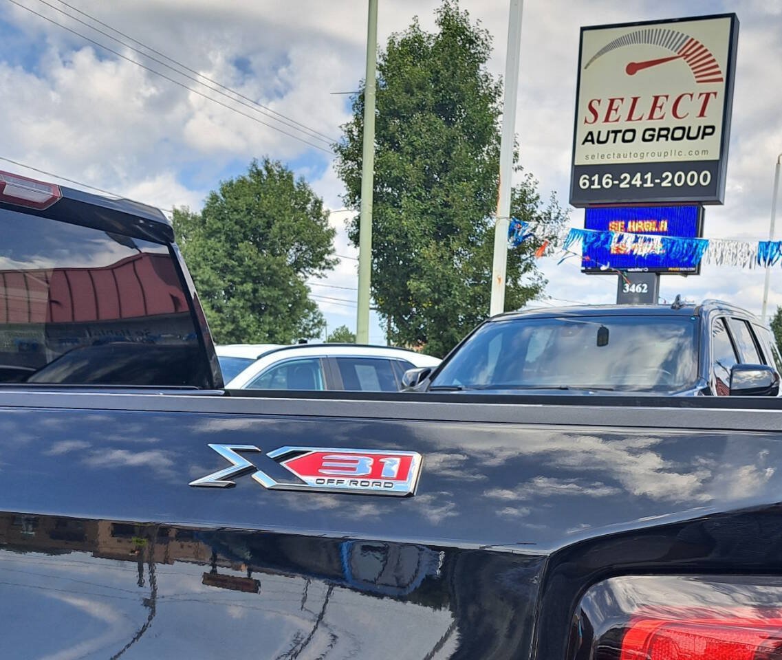 Used 2019 GMC Sierra 1500 4x4 Crew Cab w/ Convenience Package image 10