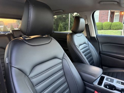 Used 2021 Ford Edge SEL AWD/4WD image 29