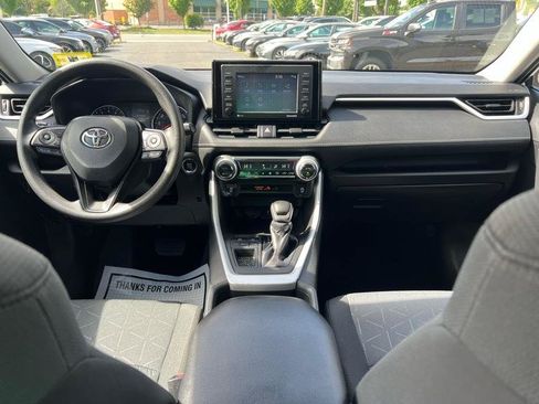 Used 2021 Toyota RAV4 XLE FWD image 11
