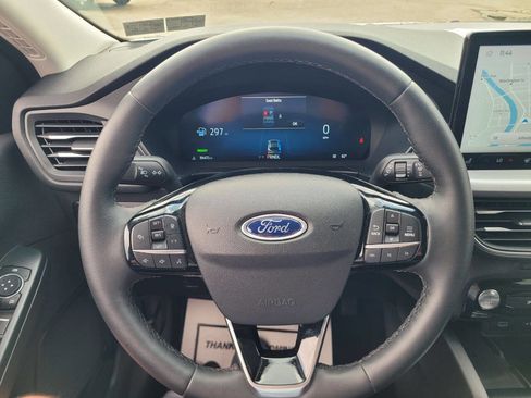 Used 2023 Ford Escape Platinum image 23