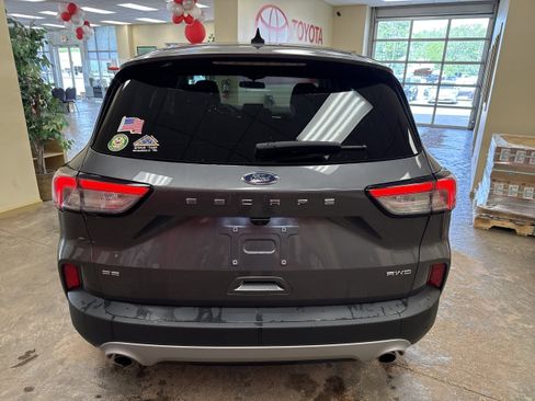 Used 2021 Ford Escape SE w/ Cold Weather Package AWD/4WD image 8