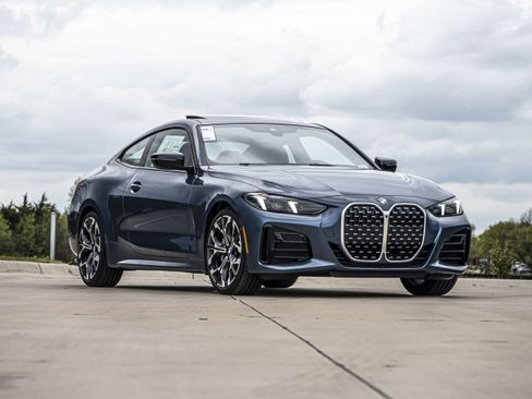 Used 2025 BMW 430i Coupe w/ M Sport Package image 2