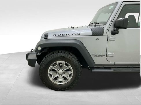 Used 2016 Jeep Wrangler Unlimited Rubicon w/ Connectivity Group image 8