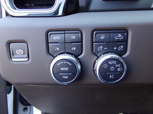 Used 2025 GMC Sierra 1500 Denali AWD/4WD image 45