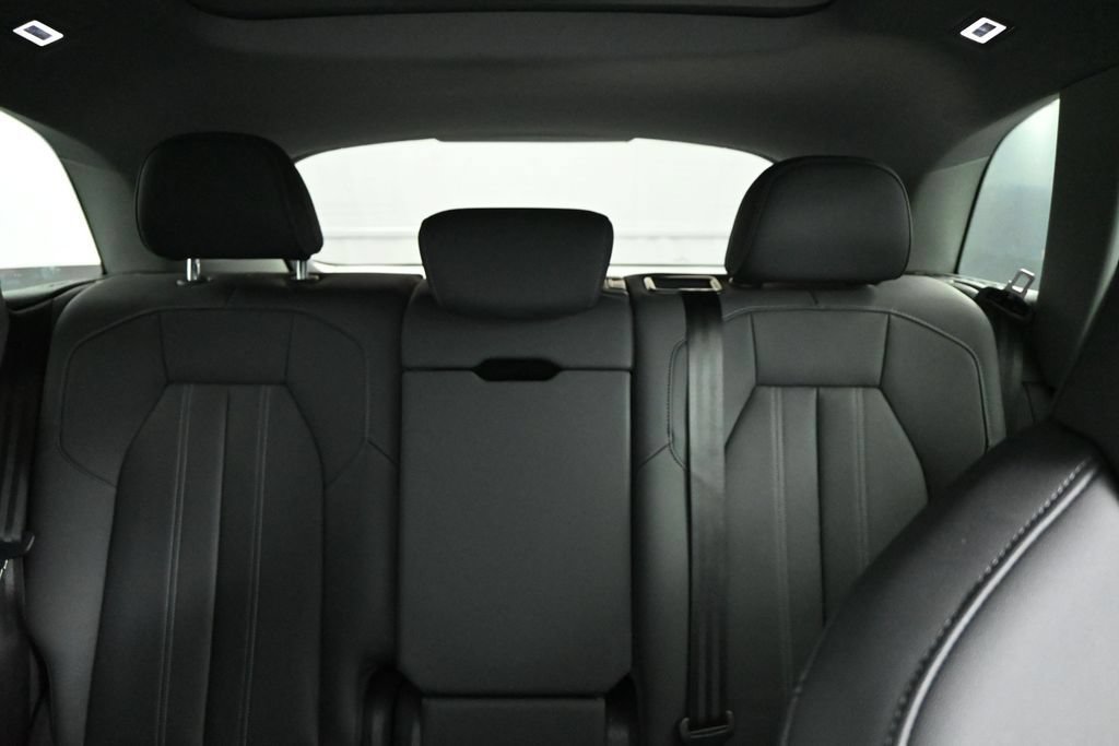 Used 2025 Audi Q5 Premium Plus w/ Premium Plus AWD/4WD image 17