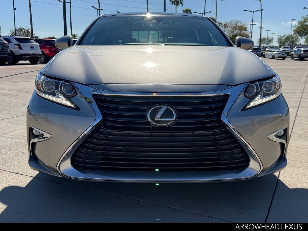 Used 2017 Lexus ES 350 w/ Ultra Luxury Package FWD image 9