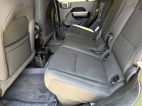 Used 2021 Jeep Gladiator Sport AWD/4WD image 25