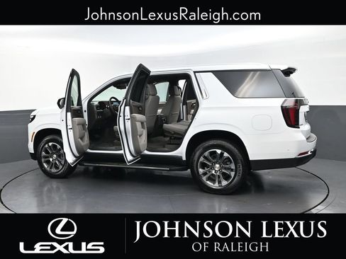 Used 2026 Chevrolet Tahoe LT RWD image 39
