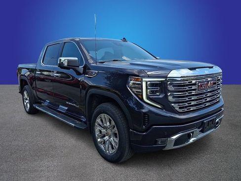Used 2024 GMC Sierra 1500 Denali w/ Technology Package AWD/4WD image 2