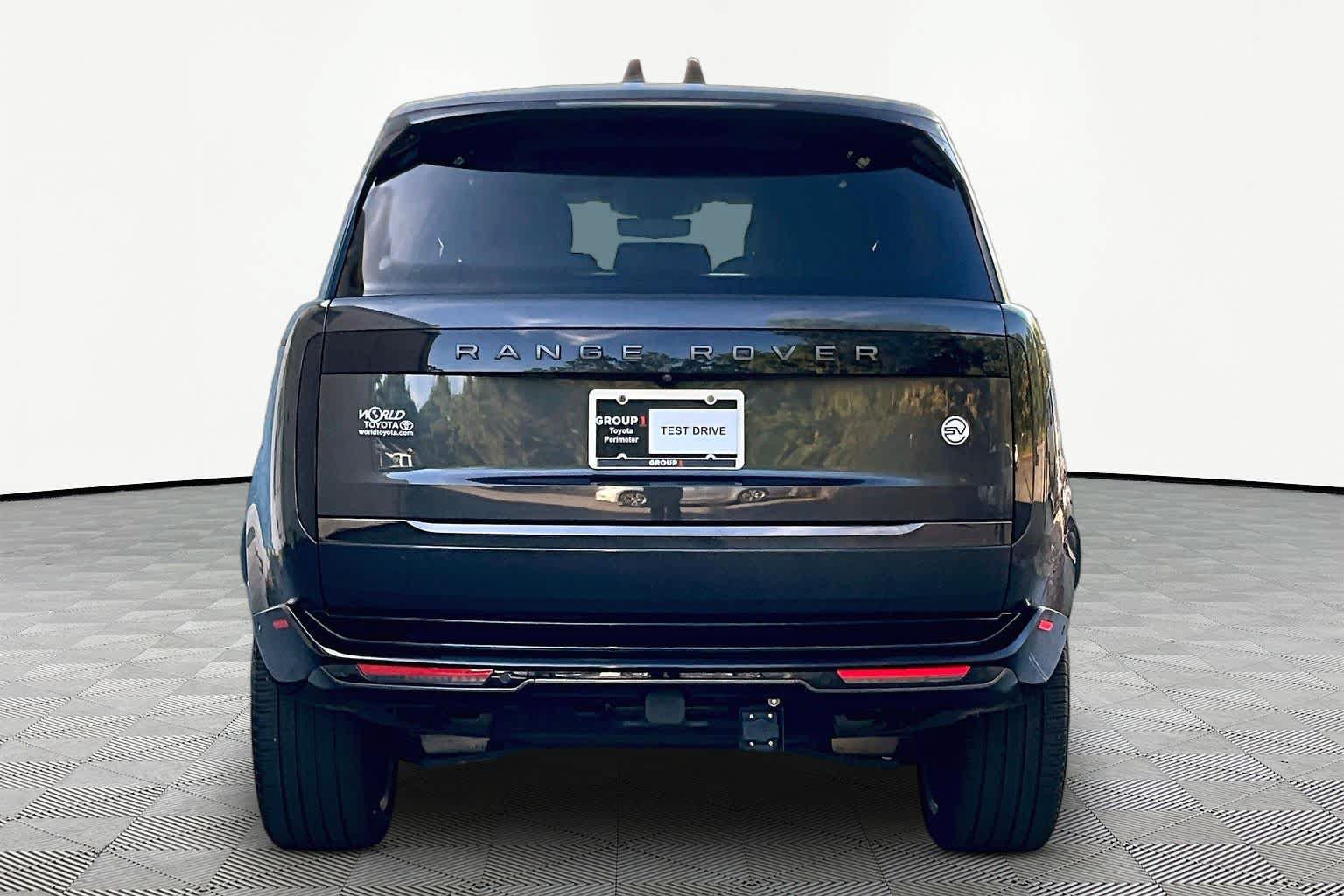 Used 2023 Land Rover Range Rover SV AWD/4WD image 5