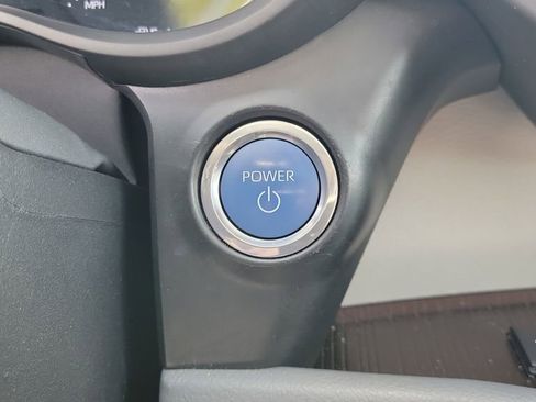 Certified 2024 Toyota Sienna XLE FWD image 24