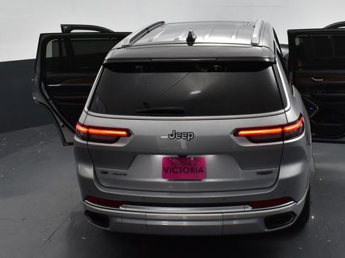 Used 2021 Jeep Grand Cherokee L Summit w/ Luxury Tech Group V image 21