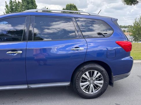 Used 2018 Nissan Pathfinder SV FWD image 9