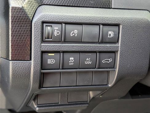 Used 2025 Toyota 4Runner Limited AWD/4WD image 19