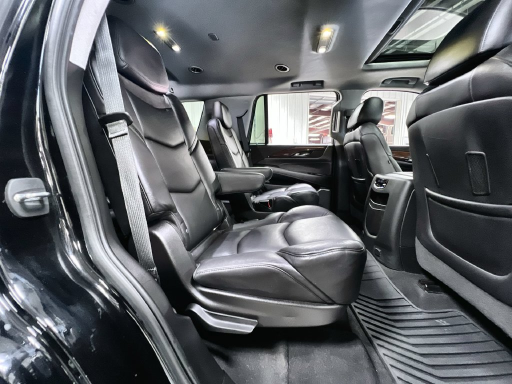 Used 2019 Cadillac Escalade Luxury RWD image 24