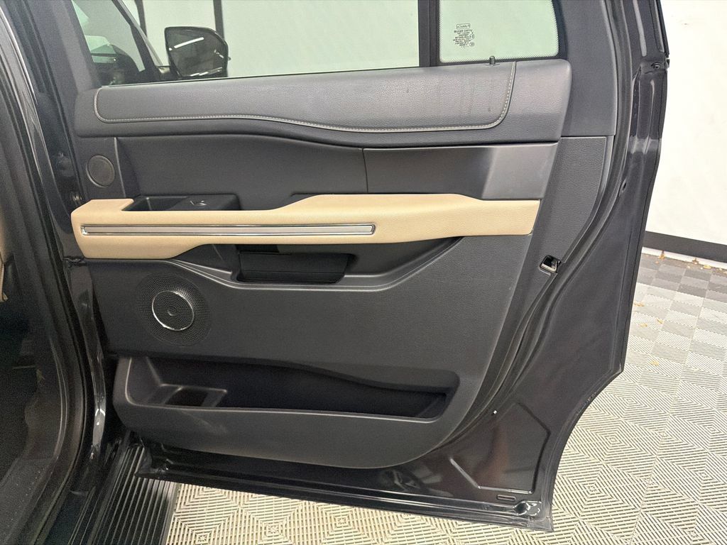 Used 2024 Ford Expedition Max Limited RWD image 18