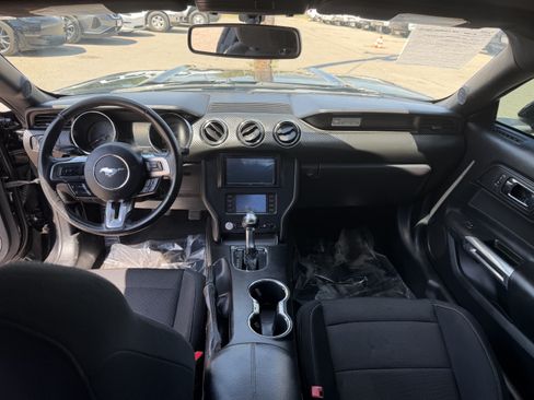Used 2016 Ford Mustang Coupe RWD image 13