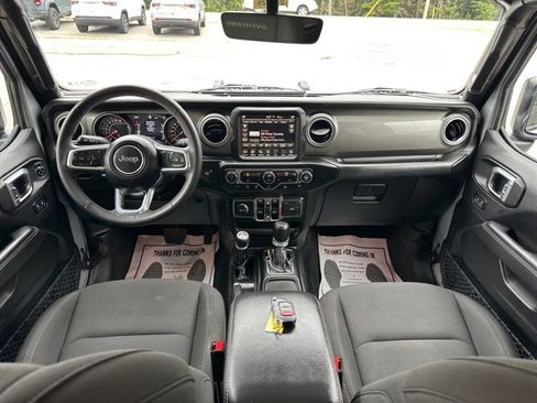 Used 2023 Jeep Gladiator Overland image 21