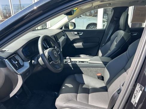 Certified 2025 Volvo XC60 B5 Plus image 17