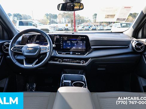 Used 2025 Chevrolet Equinox LT image 30