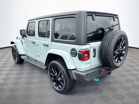 Used 2023 Jeep Wrangler Unlimited Sahara w/ Cold Weather Group AWD/4WD image 7