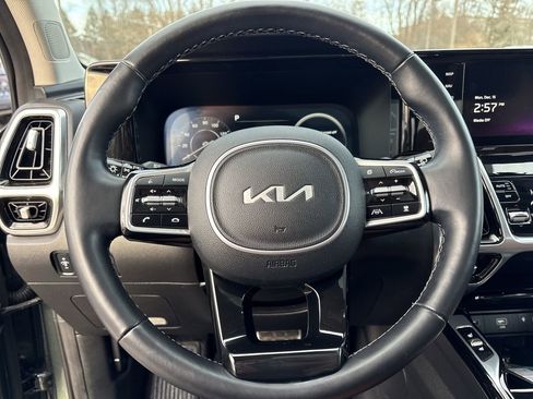 Used 2023 Kia Sorento SX Prestige image 15