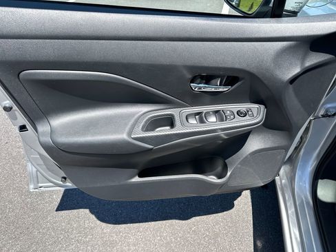 Used 2025 Nissan Versa SV FWD image 14