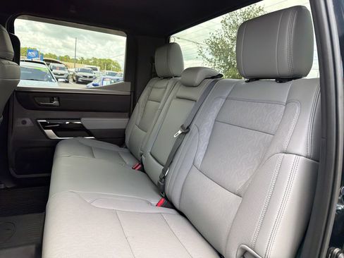 Used 2025 Toyota Tundra Limited AWD/4WD image 29