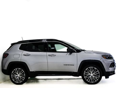 Used 2023 Jeep Compass Limited w/ Elite Group AWD/4WD image 5