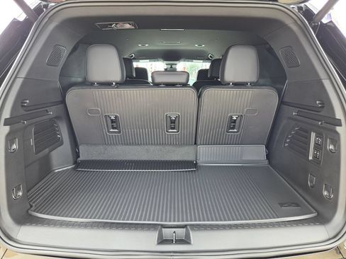 Used 2026 Chevrolet Traverse High Country w/ LPO, Floor Liner Package FWD image 29
