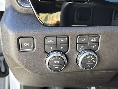 Used 2024 GMC Sierra 2500 SLT w/ SLT Convenience Package image 37