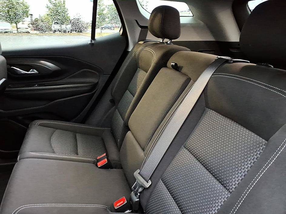 Used 2023 GMC Terrain SLE FWD image 17