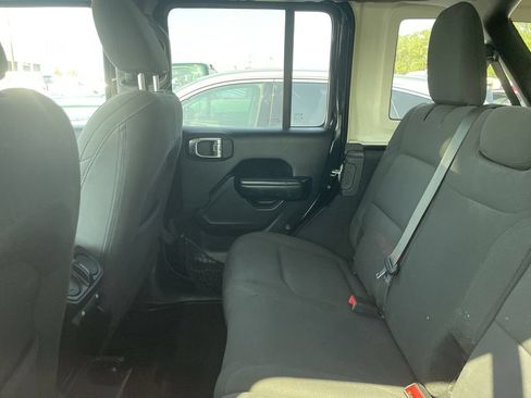 Used 2019 Jeep Wrangler Unlimited Sport S AWD/4WD image 4